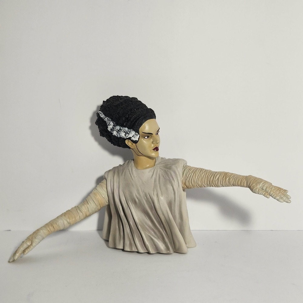 Diamond Select Bride of Frankenstein Bust Bank Universal Monsters Vinyl Figure